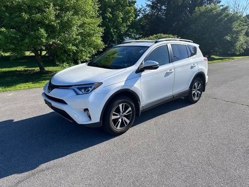 Used 2017 Toyota RAV4 XLE w/ All Weather Liner Package AWD/4WD image 7