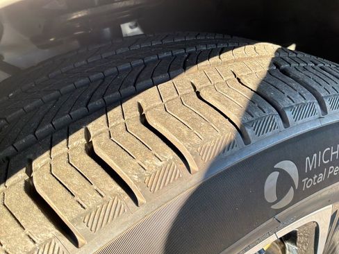 Used 2025 Lincoln Nautilus Reserve image 14