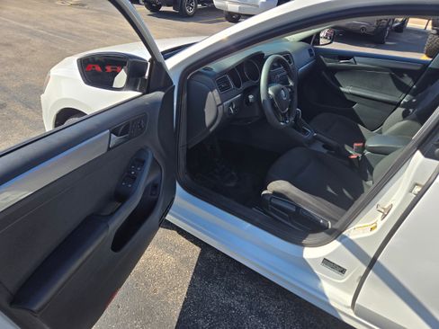 Used 2016 Volkswagen Jetta SE image 5