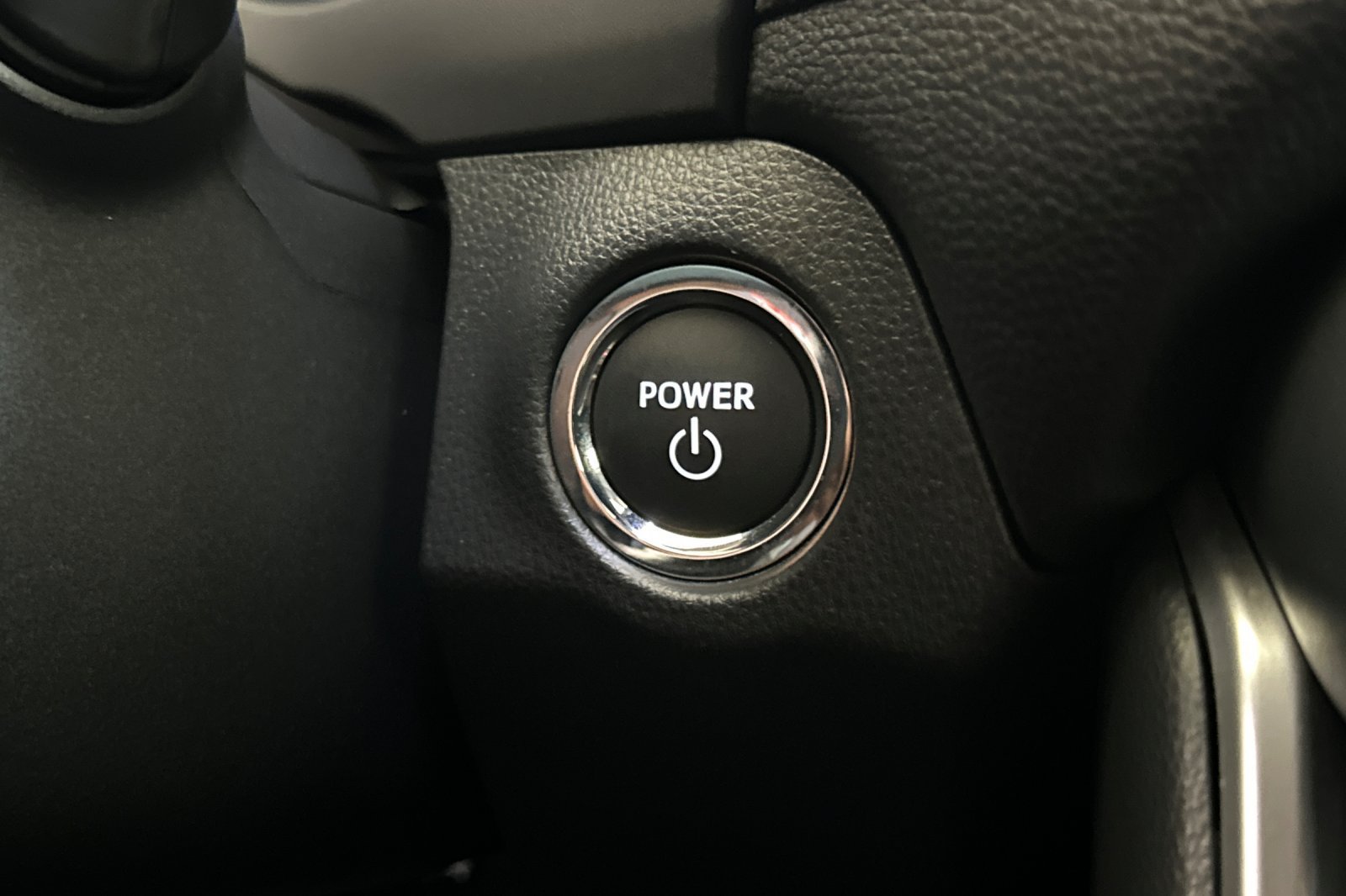 Used 2025 Toyota RAV4 XLE AWD/4WD image 24