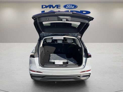 New 2026 Lincoln Nautilus Premier w/ Equipment Group 102A image 18