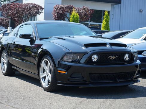 Used 2014 Ford Mustang GT RWD image 8