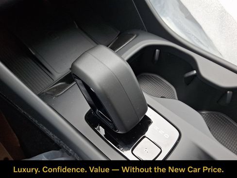 Certified 2026 Volvo XC40 B5 Core w/ Protection Package Premier AWD/4WD image 12