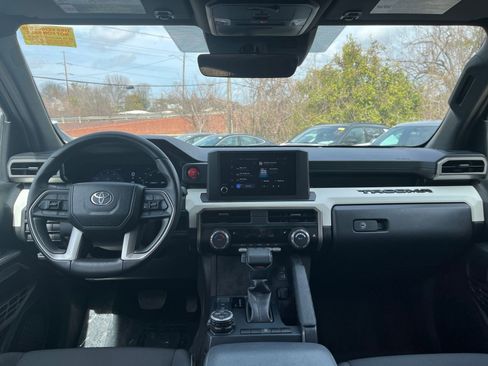 Used 2024 Toyota Tacoma w/ TRD Package image 31