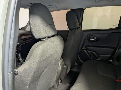 Used 2022 Jeep Renegade Sport w/ Sport Appearance Group image 29