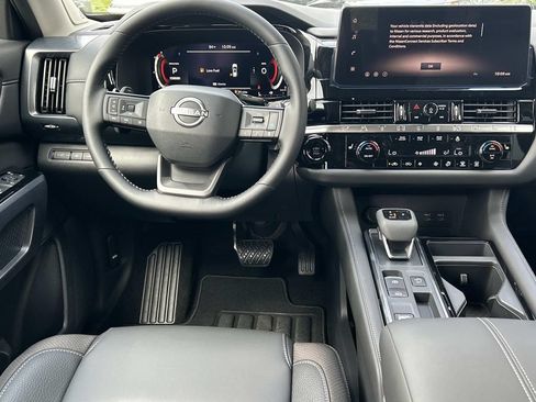 New 2026 Nissan Pathfinder SL w/ SL Premium Package FWD image 25