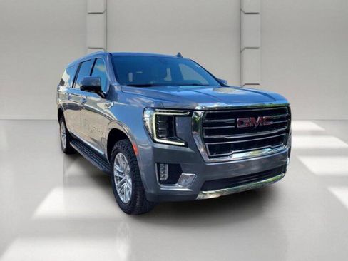 Used 2022 GMC Yukon XL SLT w/ SLT Premium Package RWD image 3