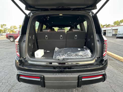 New 2026 Nissan Armada SL w/ Captain's Chari Seat Package image 19
