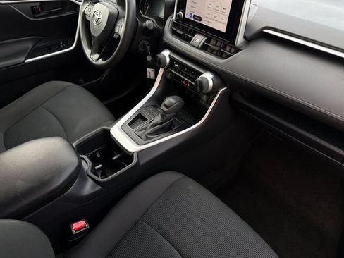 Certified 2025 Toyota RAV4 LE FWD image 17