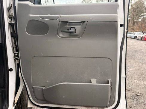 Used 2008 Ford E-250 and Econoline 250 image 23