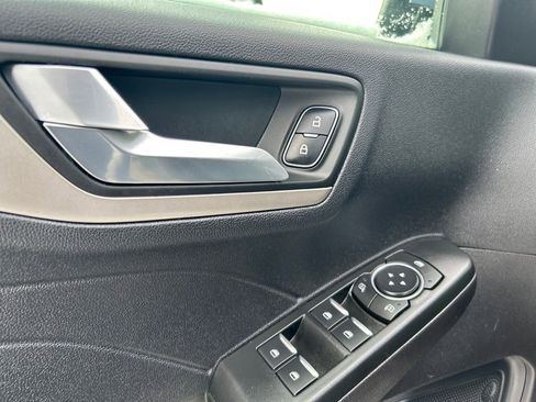 Used 2022 Ford Escape SEL image 18