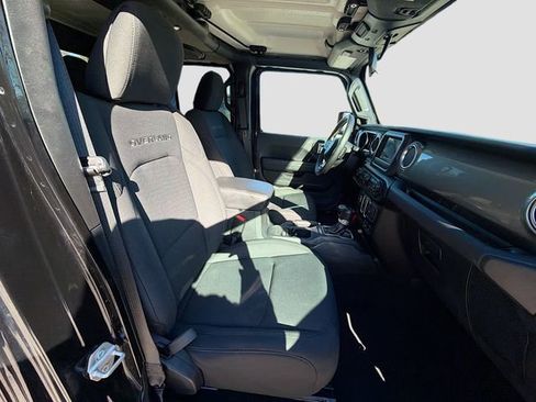 Used 2020 Jeep Gladiator Overland w/ Safety Group image 14