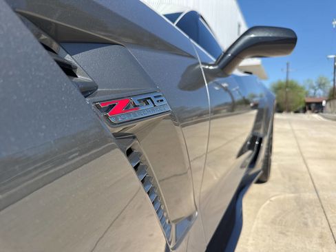 Used 2016 Chevrolet Corvette Z06 w/ 3LZ Preferred Equipment Group image 30