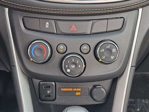 Used 2022 Chevrolet Trax LT w/ Driver Confidence Package AWD/4WD image 19