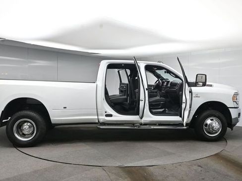 Used 2024 RAM 3500 Big Horn image 45
