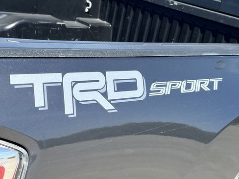 Used 2021 Toyota Tacoma TRD Sport w/ Technology Package RWD image 6