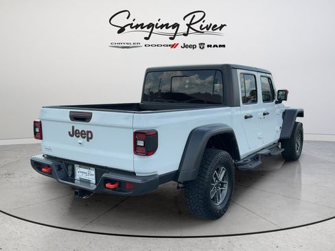 Used 2024 Jeep Gladiator Mojave w/ Technology Group AWD/4WD image 7