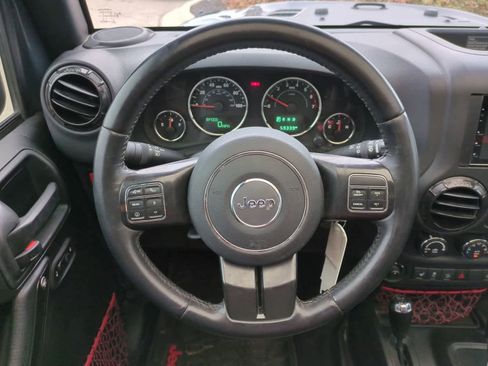 Used 2018 Jeep Wrangler Unlimited Rubicon w/ Connectivity Group image 22