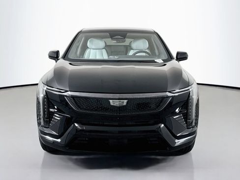 Certified 2025 Cadillac Optiq Sport 1 AWD/4WD image 2