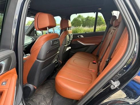 Used 2022 BMW X5 xDrive40i w/ M Sport Package AWD/4WD image 11
