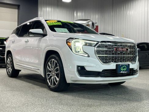 Certified 2022 GMC Terrain Denali w/ Denali Premium Package AWD/4WD image 6