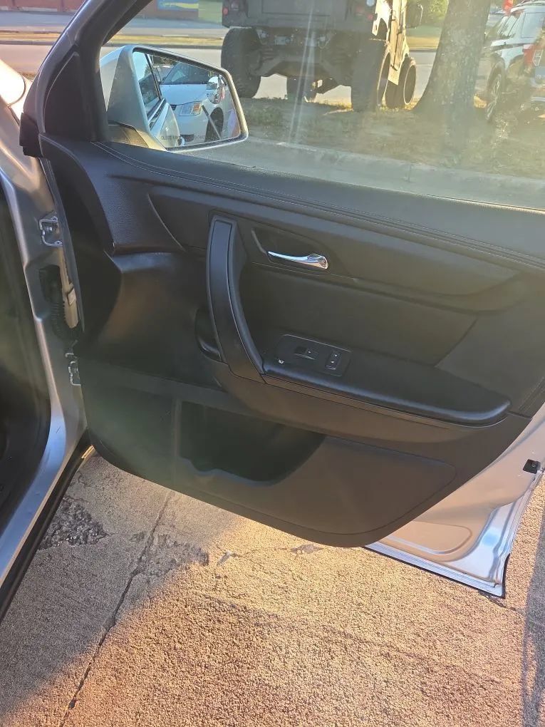 Used 2014 Chevrolet Traverse LT FWD image 35