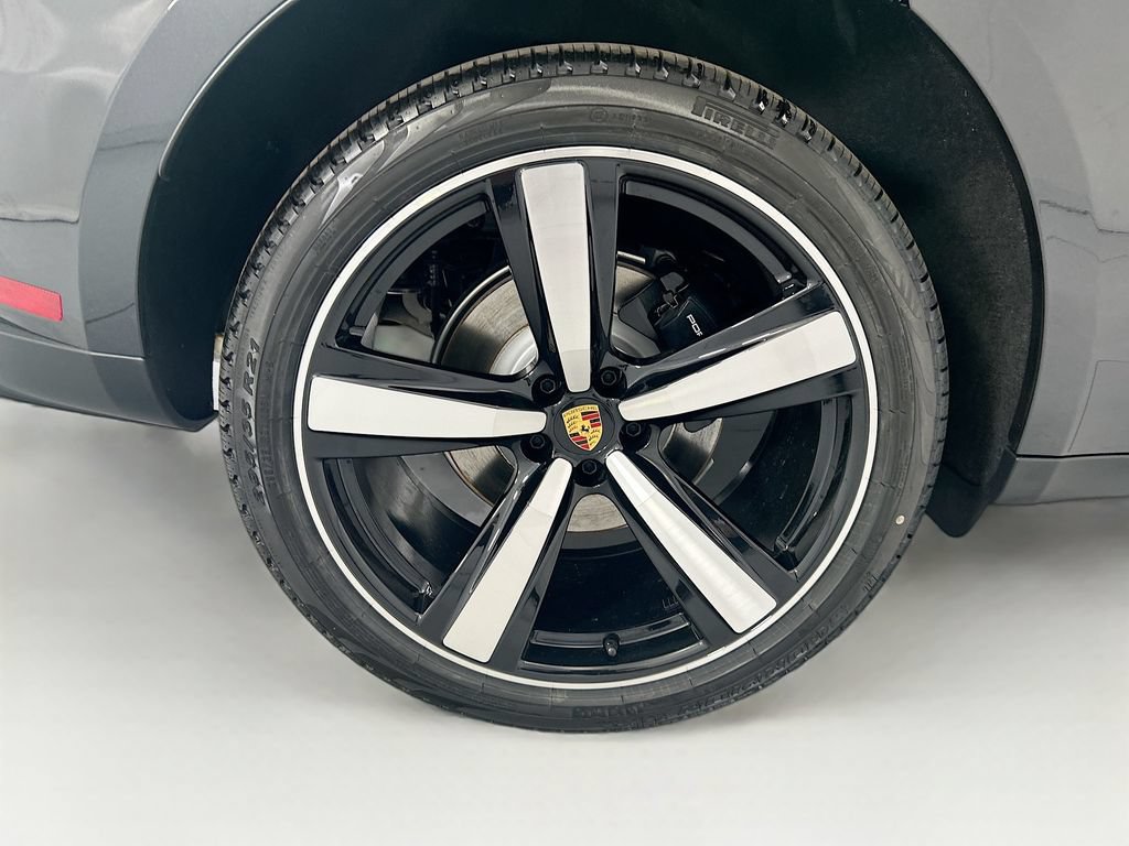Used 2026 Porsche Macan AWD/4WD image 33
