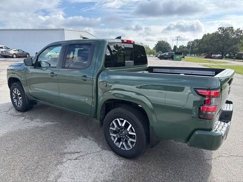 Used 2024 Nissan Frontier SL image 10