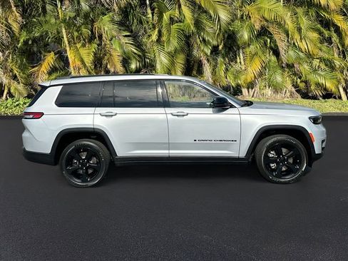 Used 2022 Jeep Grand Cherokee L Altitude image 4