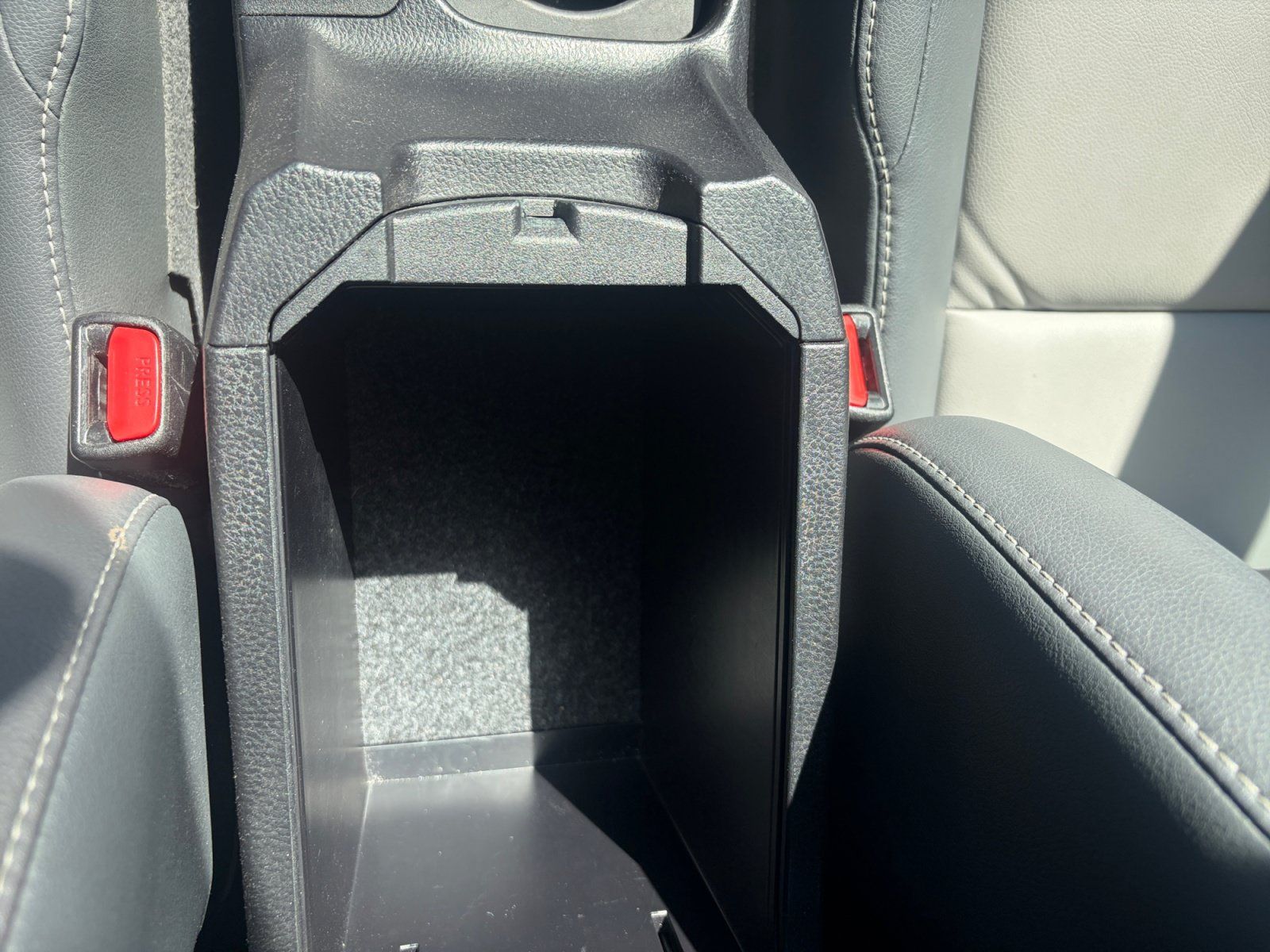 Used 2013 Toyota RAV4 Limited AWD/4WD image 5