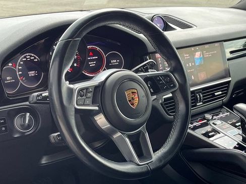 Used 2020 Porsche Cayenne AWD/4WD image 17