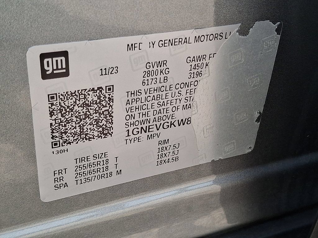 Used 2023 Chevrolet Traverse LT w/ LPO, Floor Liner Package AWD/4WD image 28