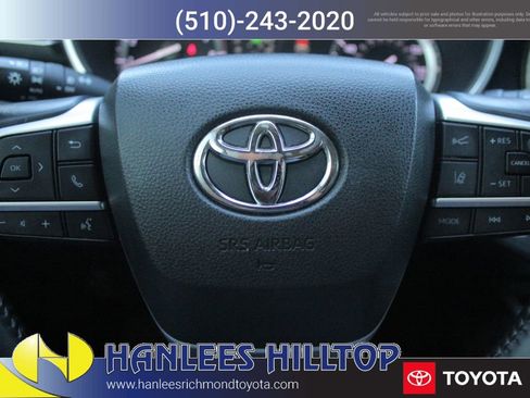 Certified 2022 Toyota Highlander XLE image 31