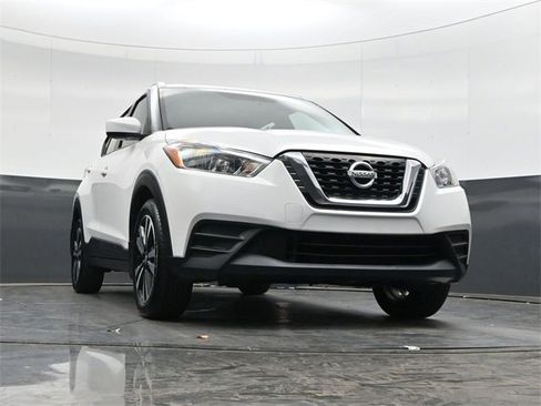 Used 2019 Nissan Kicks SV image 27