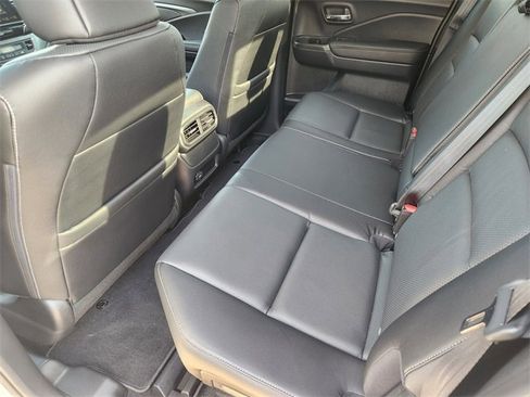Certified 2025 Honda Ridgeline RTL image 12