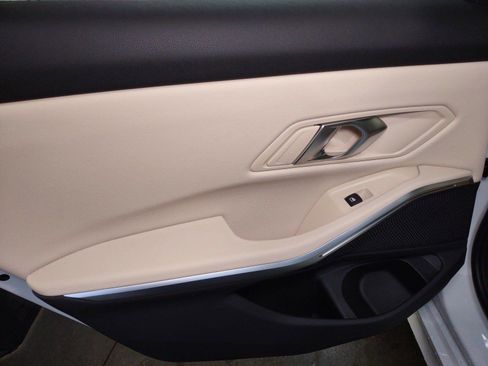 Used 2024 BMW 330i Sedan w/ Premium Package image 12