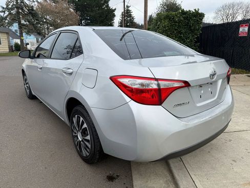Used 2016 Toyota Corolla LE image 6
