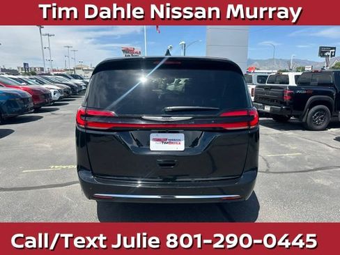 Used 2026 Chrysler Pacifica Select FWD image 10