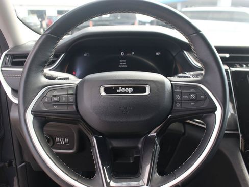 Used 2022 Jeep Grand Cherokee L Laredo w/ Luxury Tech Group I AWD/4WD image 18