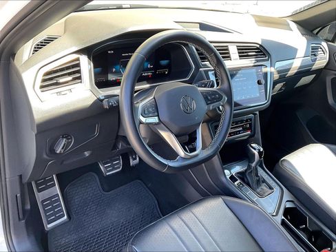 Certified 2023 Volkswagen Tiguan SE R-Line FWD image 13