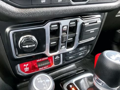 Used 2025 Jeep Wrangler Unlimited Sport AWD/4WD image 34