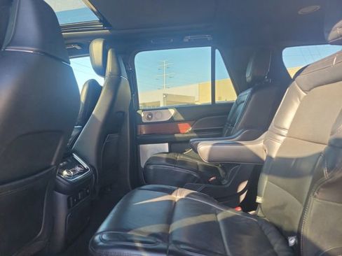 Used 2020 Lincoln Navigator L Reserve w/ Luxury Package image 24