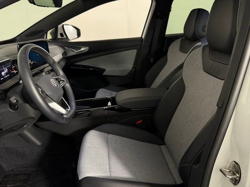 Used 2023 Volkswagen ID.4 Pro image 23