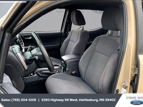 Used 2019 Toyota Tacoma TRD Sport w/ Technology Package image 19