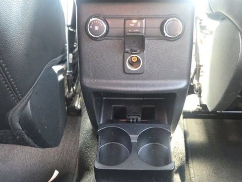 Used 2018 Ford Explorer XLT w/ Equipment Group 202A AWD/4WD image 18