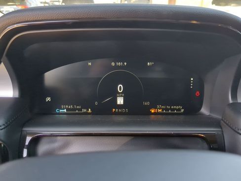 Used 2023 Lincoln Nautilus AWD w/ Premium Package image 14