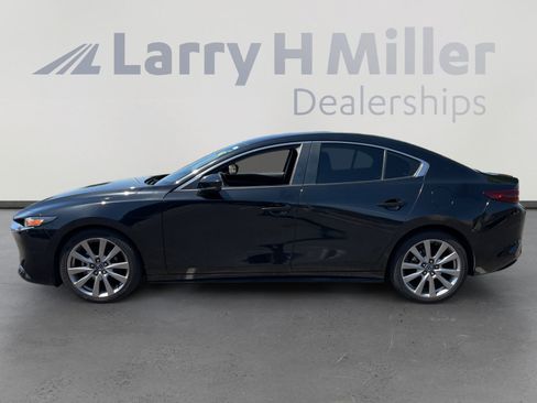 Used 2019 MAZDA MAZDA3 Sedan w/ Select Package FWD image 2