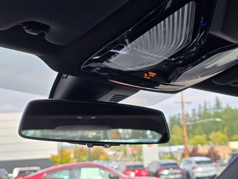 Used 2021 BMW 330i Sedan w/ Premium Package image 27