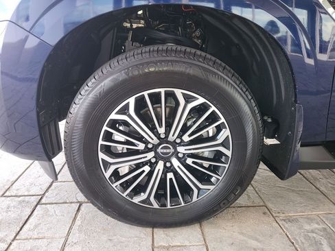 Used 2025 Nissan Armada Platinum image 33