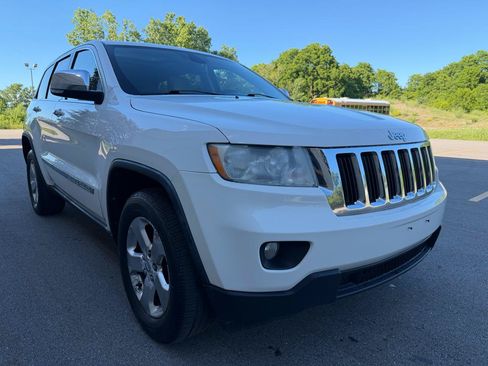 Used 2011 Jeep Grand Cherokee Limited w/ Trailer Tow Group AWD/4WD image 3